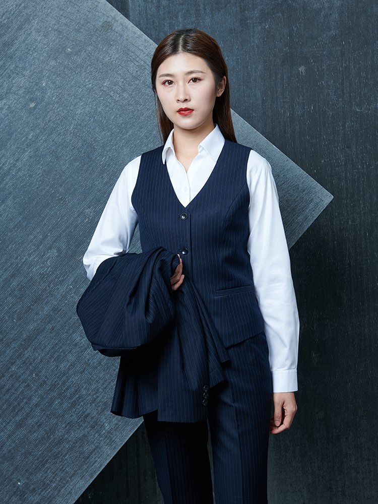 Three matching ways to wear this women suit set